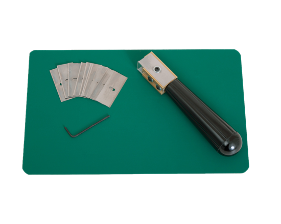 Sample cutter - Convenient tool for seal specimen creation.
A twin blade cutter for easily cutting out a 15 mm wide sample in order to execute a peel test.